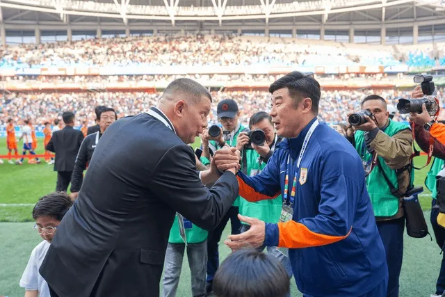 开云-米兰：海牛踢得很完美，我们在更衣室里情绪都绷不住了